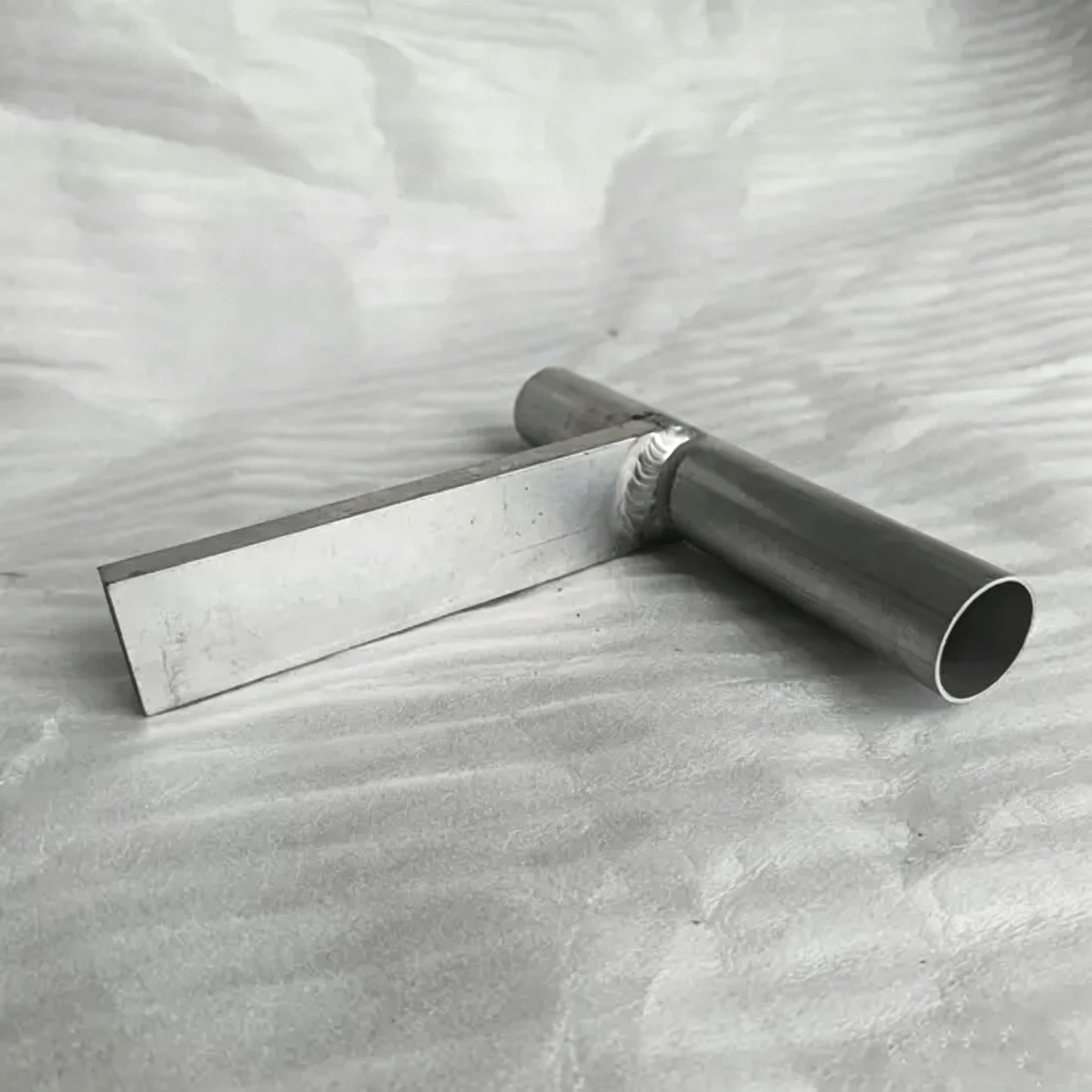 Soudage de tubes en aluminium de haute qualité avec une finition durable résistante à la corrosion