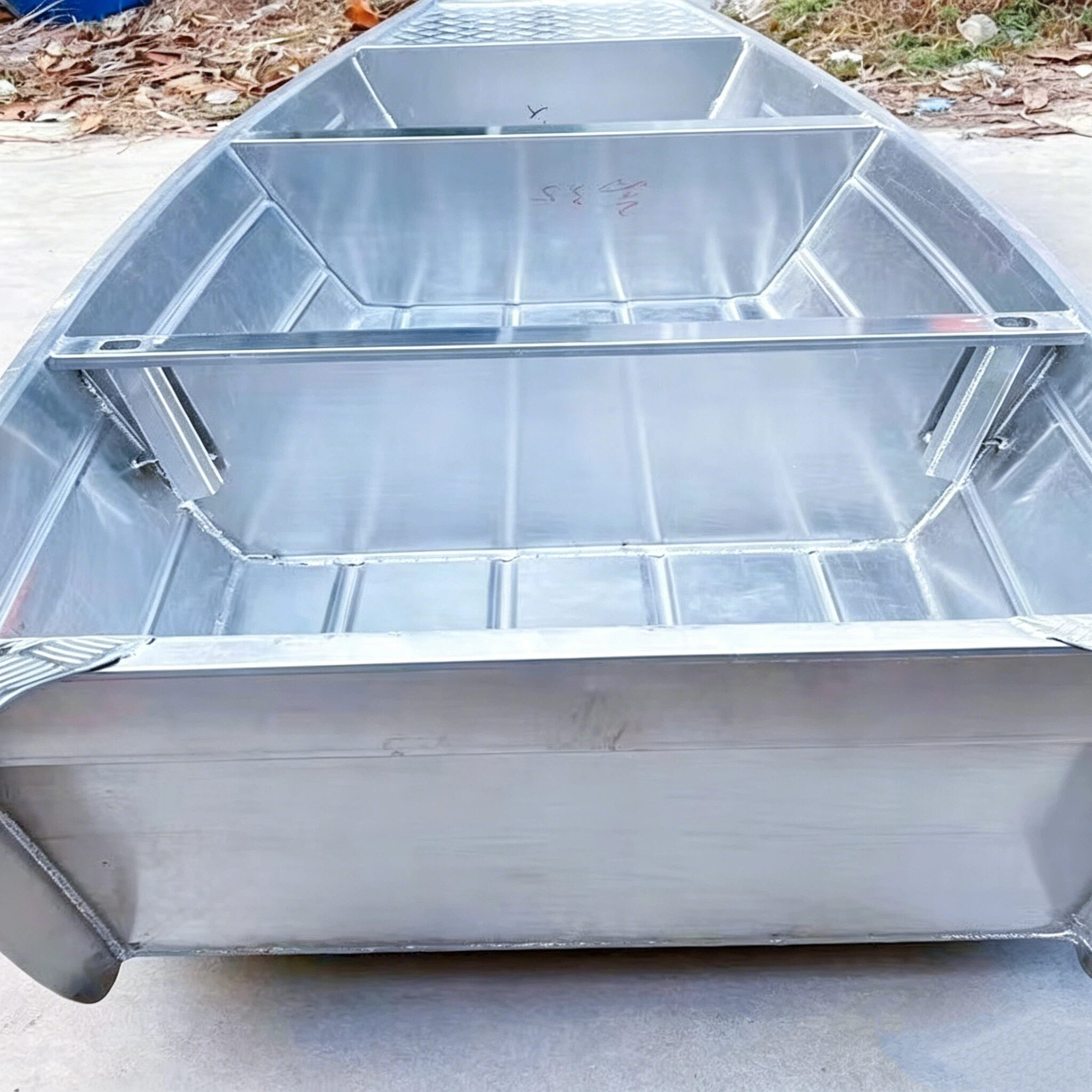 Heavy Duty Aluminum Boat Fabrication Reliable Marine Grade 5086 Hull Flat Bottom V Hull 2 Precision Aluminum Boat Fabrication with strong welded hull and frame structures
