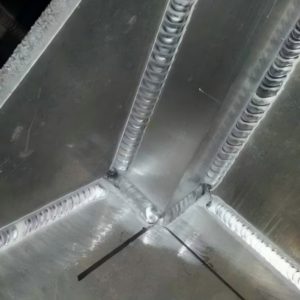 mig welding for aluminum close view clean aluminum MIG welding corner joint