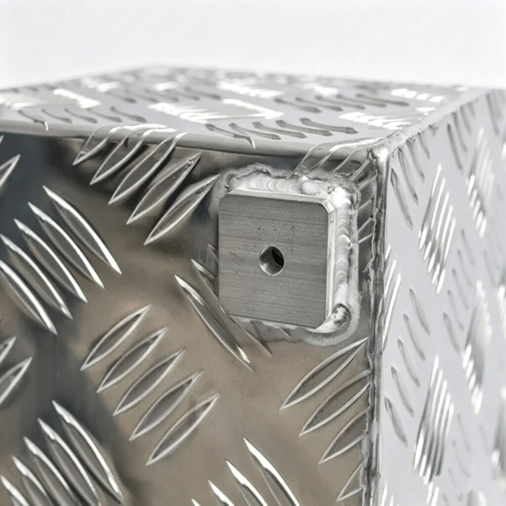 aluminum-truck-bed-tool-box