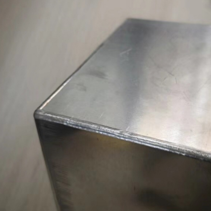 Aluminum Laser Welding: The Complete Guide to Process, Strength, and Capabilities 4 Aluminum Laser Welding process for creating precise and clean aluminum welds